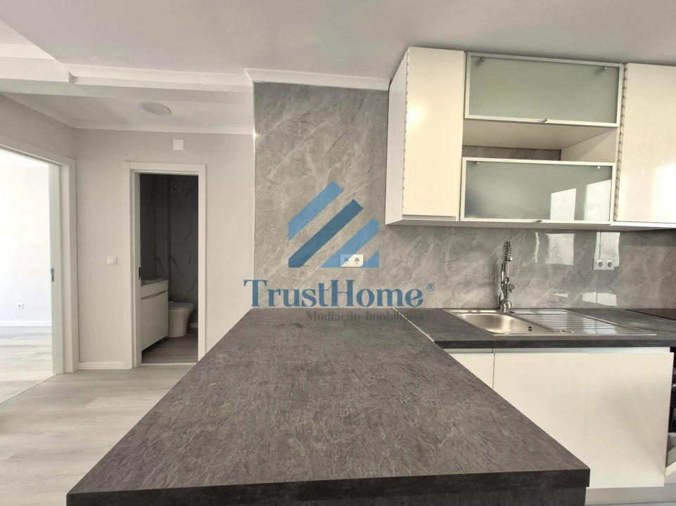 Apartamento T2 para Venda em Benfica Foto 9