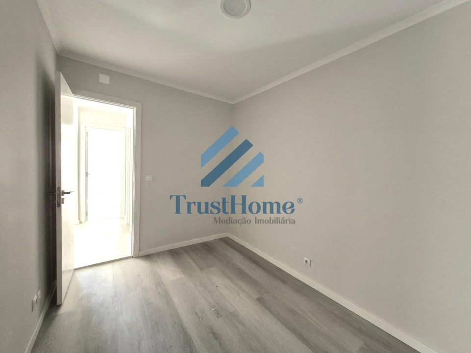 Apartamento T2 para Venda em Benfica Foto 14