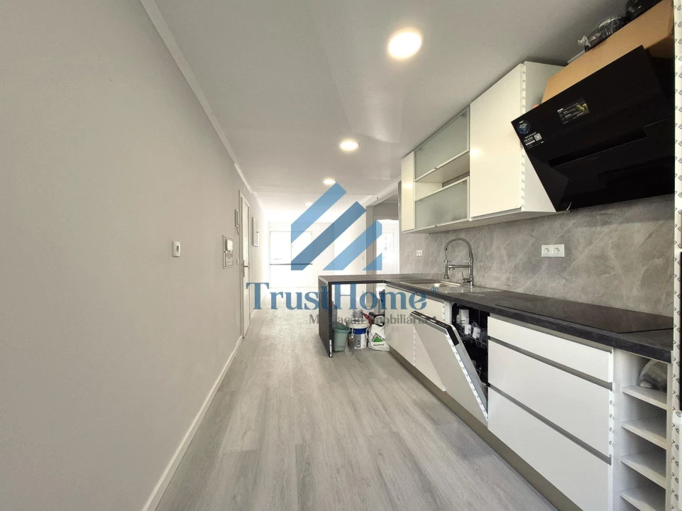 Apartamento T2 para Venda em Benfica Foto 5