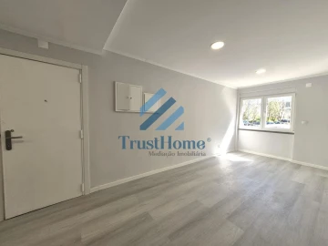 Apartamento T2 para Venda em Benfica