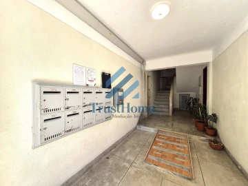 Apartamento T2 para Venda em Benfica