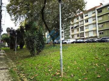 Apartamento T2 para Venda em Benfica
