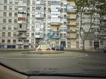 Apartamento T2 para Venda em Benfica