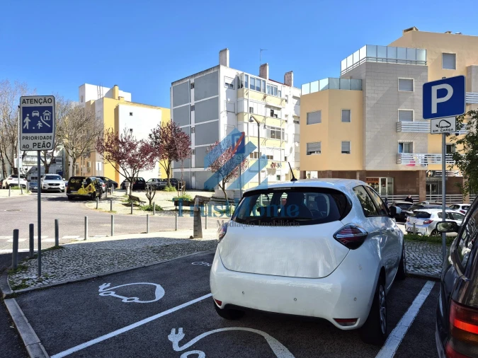 Apartamento T2 para Venda em Benfica Foto 24