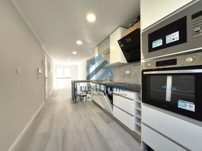 Apartamento T2 para Venda em Benfica Foto 8