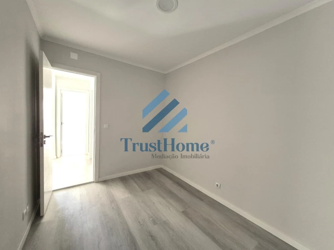 Apartamento T2 para Venda em Benfica Foto 14