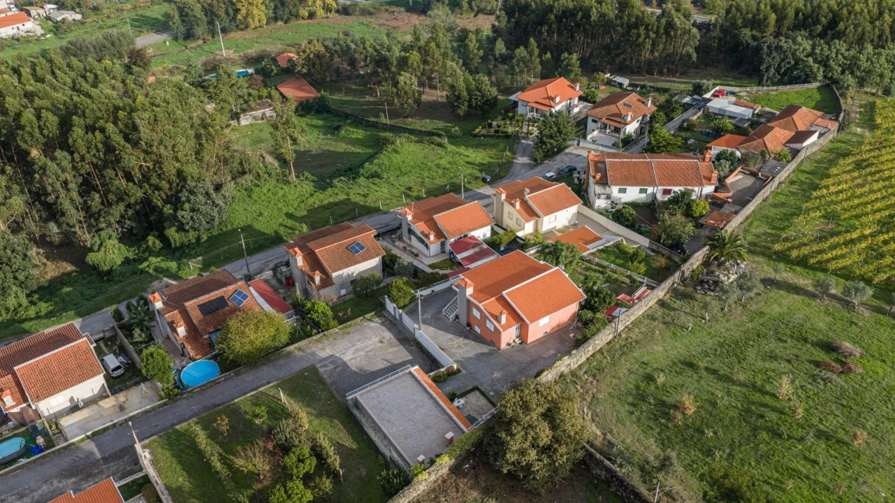 Moradia T3 para Venda em Lordelo Foto 28