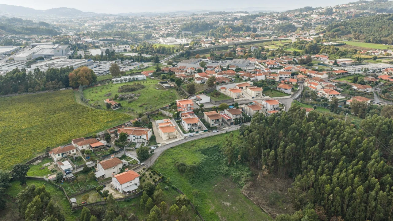 Moradia T3 para Venda em Lordelo Foto 33