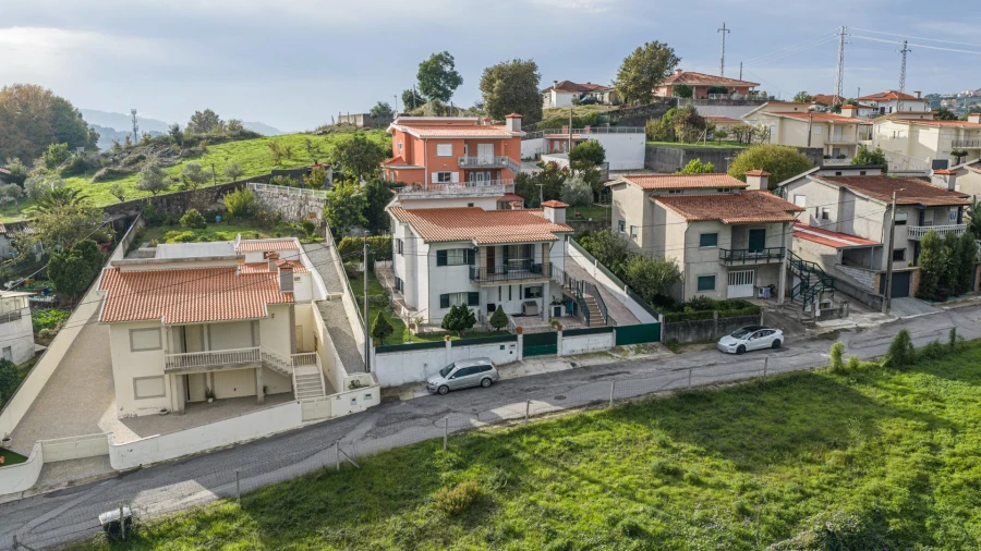 Moradia T3 para Venda em Lordelo Foto 31