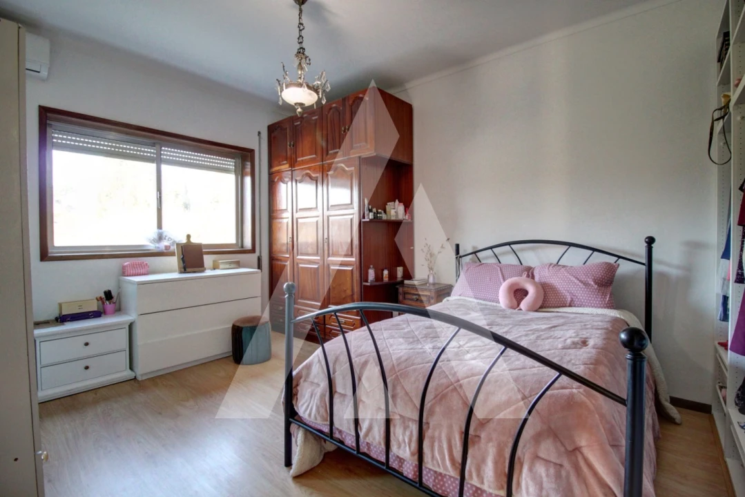 Moradia T6 para Venda em Oiã Foto 15