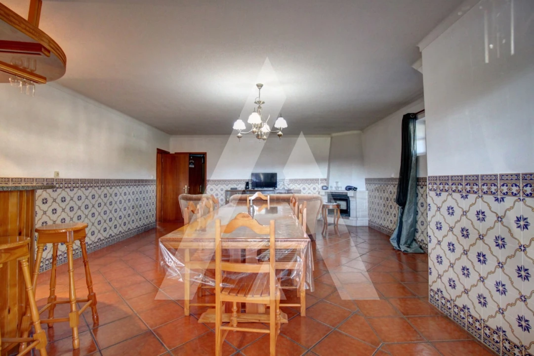 Moradia T6 para Venda em Oiã Foto 3