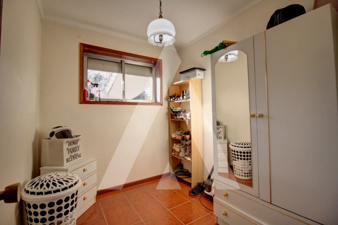 Moradia T6 para Venda em Oiã Foto 30