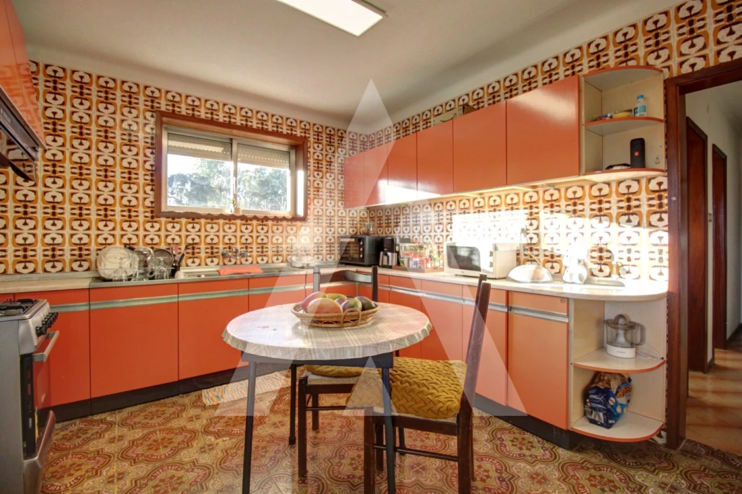 Moradia T6 para Venda em Oiã Foto 31