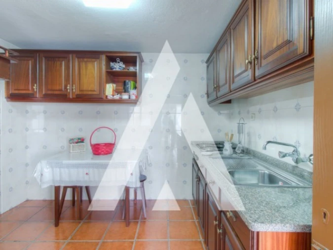 Moradia T6 para Venda em Oiã Foto 43