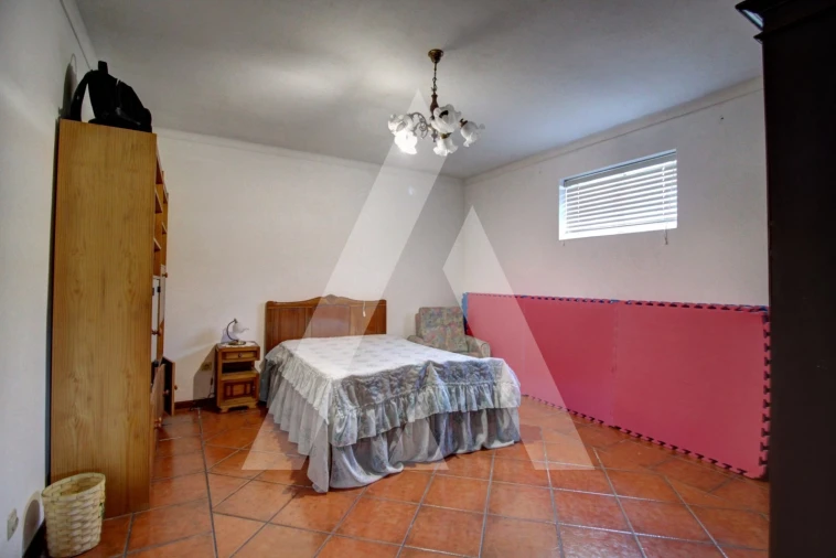 Moradia T6 para Venda em Oiã Foto 25