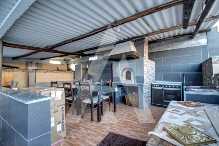 Moradia T6 para Venda em Oiã Foto 36