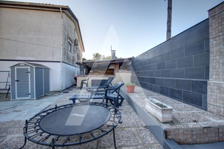 Moradia T6 para Venda em Oiã Foto 37