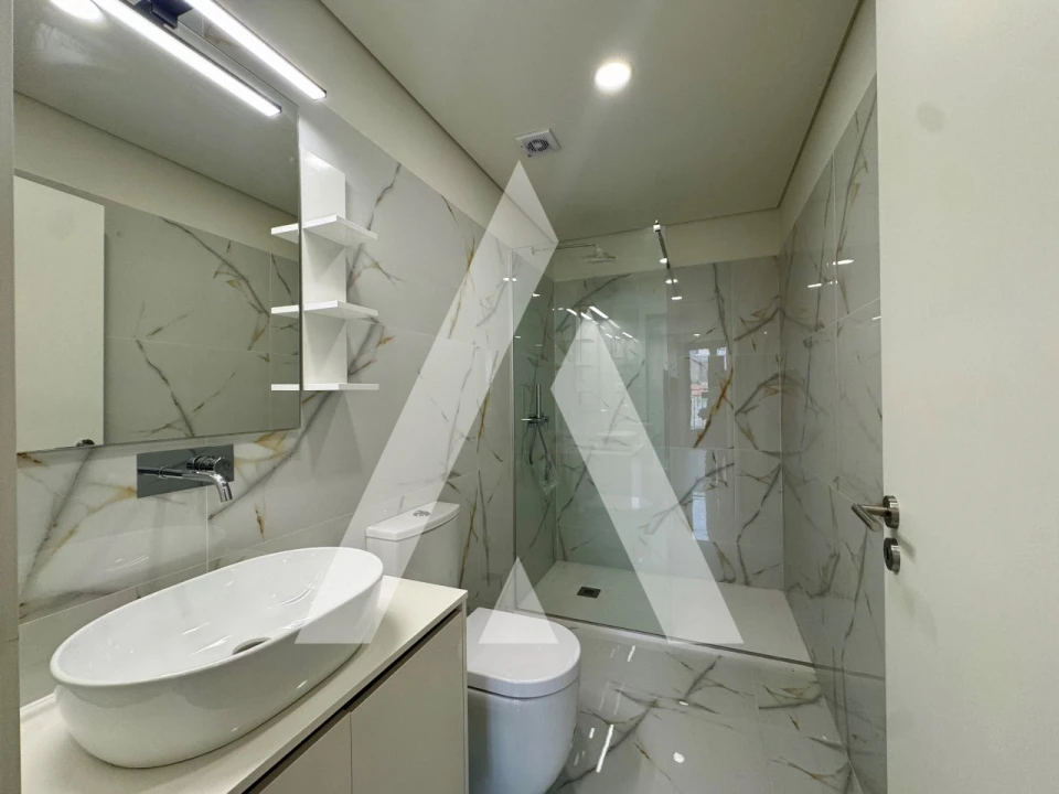 Apartamento para Venda em Cedofeita, Santo Ildefonso, Sé, Miragaia, São Nicolau e Vitória Foto 26