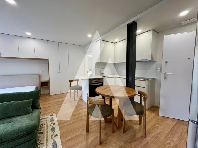 Apartamento para Venda em Cedofeita, Santo Ildefonso, Sé, Miragaia, São Nicolau e Vitória Foto 2
