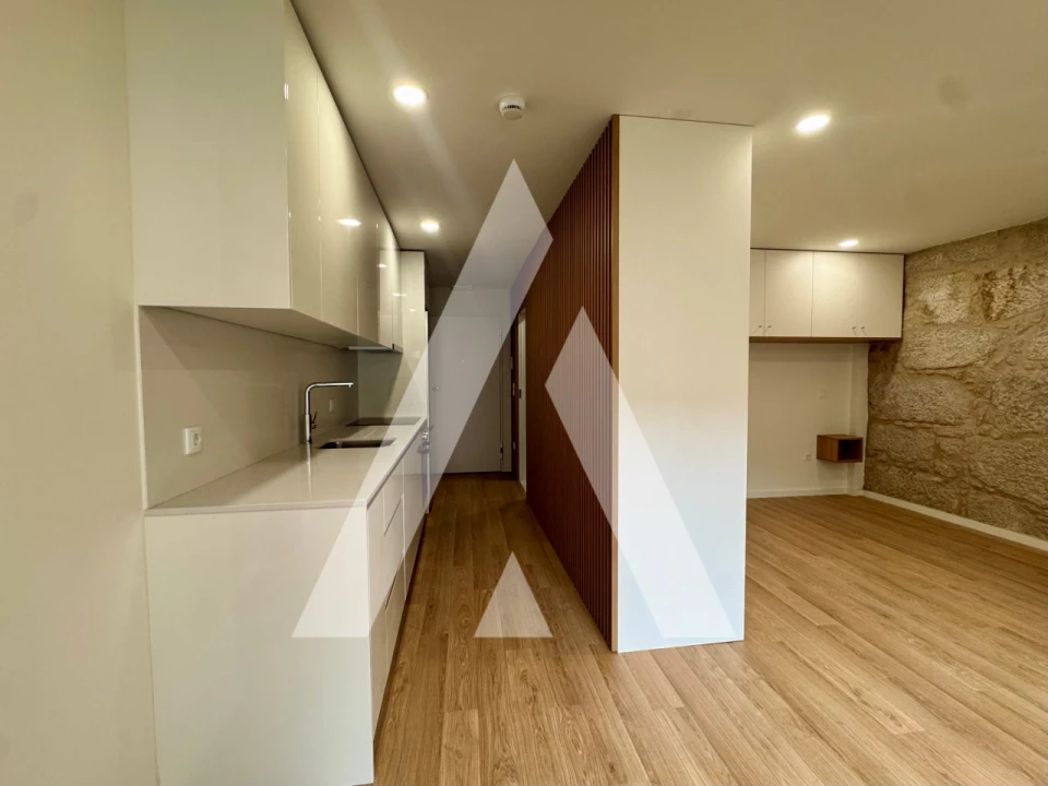Apartamento T1 para Venda em Cedofeita, Santo Ildefonso, Sé, Miragaia, São Nicolau e Vitória Foto 1