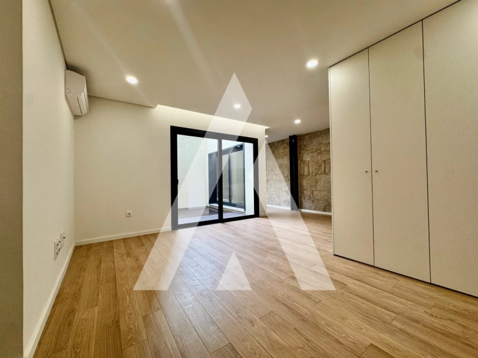 Apartamento T1 para Venda em Cedofeita, Santo Ildefonso, Sé, Miragaia, São Nicolau e Vitória Foto 5