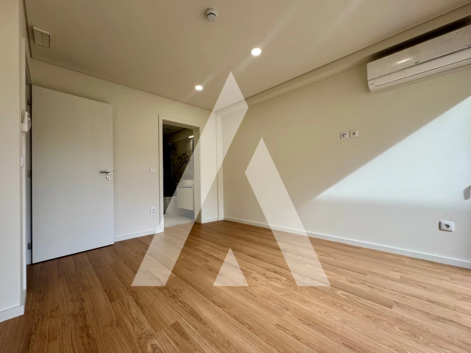 Apartamento T1 para Venda em Cedofeita, Santo Ildefonso, Sé, Miragaia, São Nicolau e Vitória Foto 23