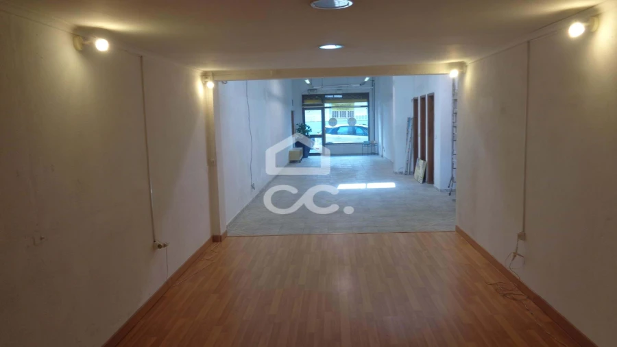 Negócio para Venda em Almada, Cova da Piedade, Pragal e Cacilhas Foto 1