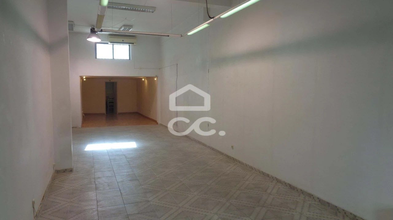 Negócio para Venda em Almada, Cova da Piedade, Pragal e Cacilhas Foto 4