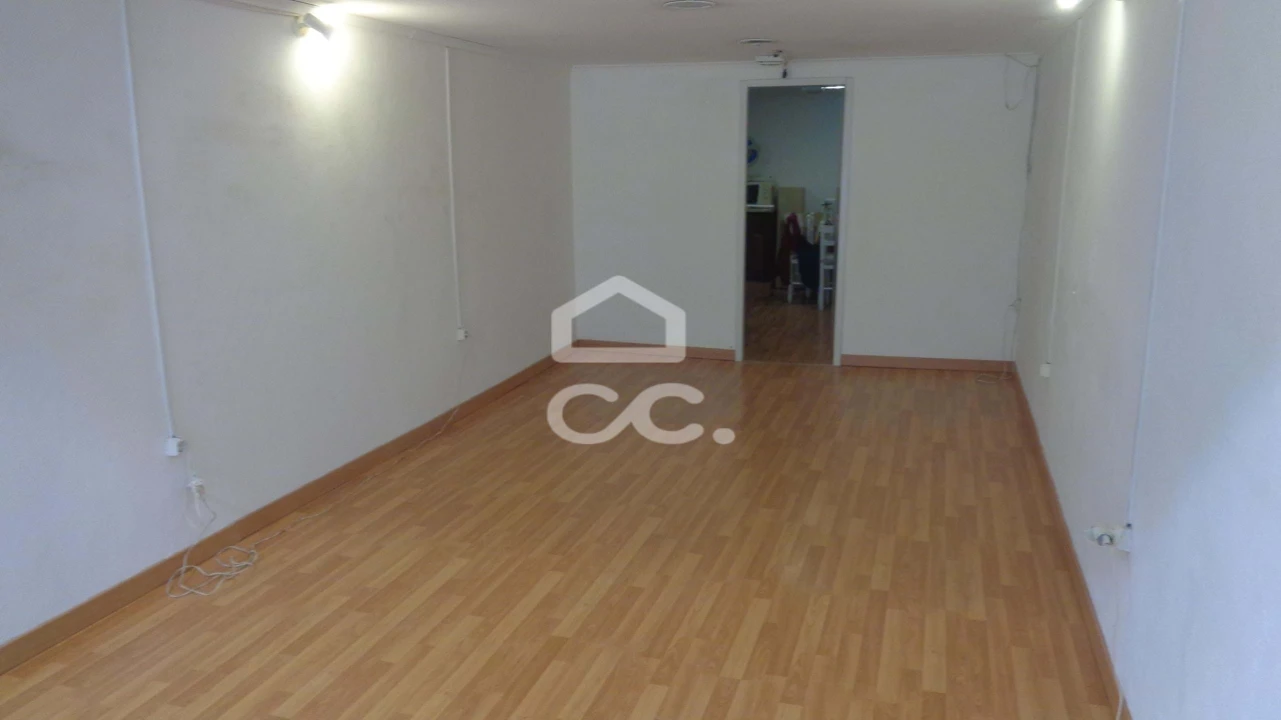 Negócio para Venda em Almada, Cova da Piedade, Pragal e Cacilhas Foto 3