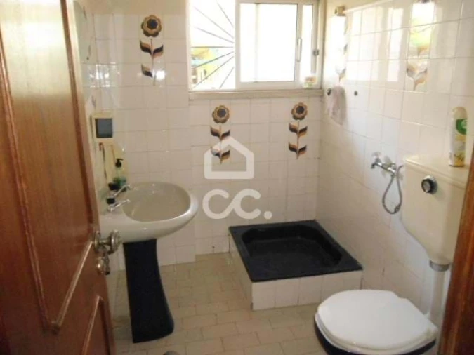 Apartamento T4 para Venda em Corroios Foto 27