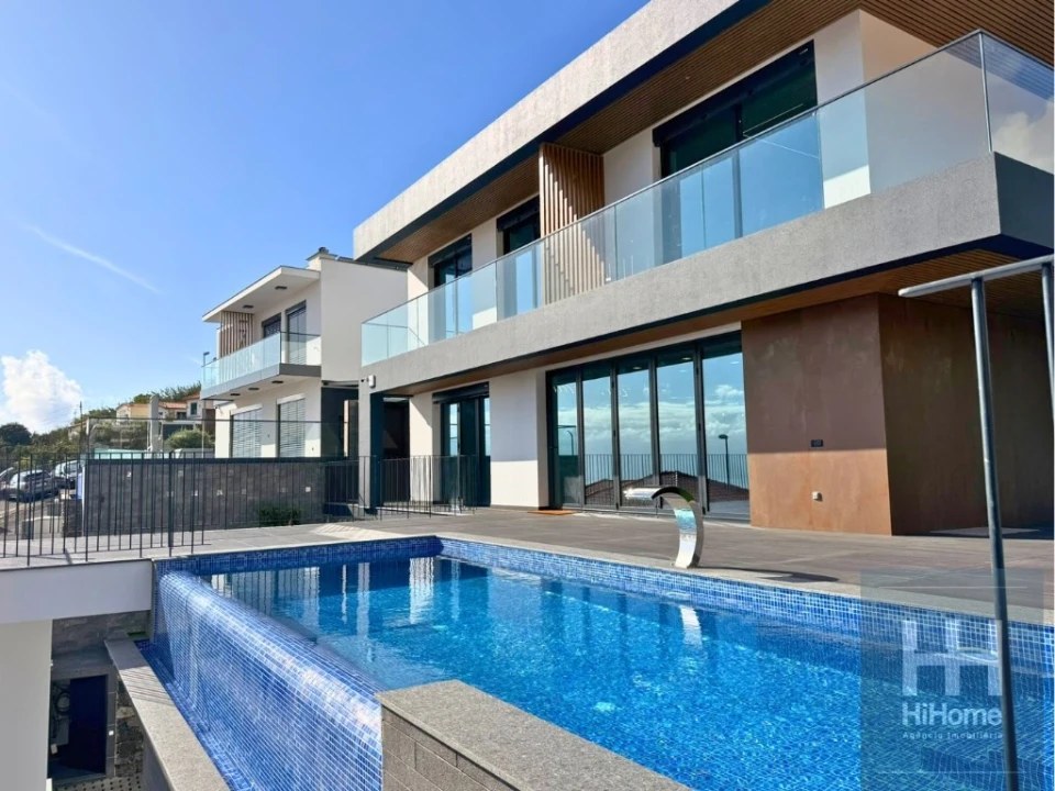 Moradia T3 para Venda em Santo Antonio Foto 3