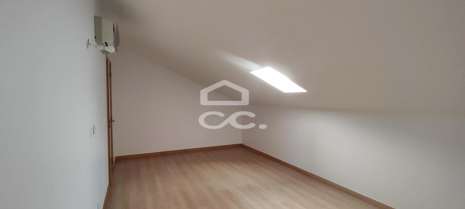 Apartamento T3 para Venda em Charneca de Caparica e Sobreda Foto 15