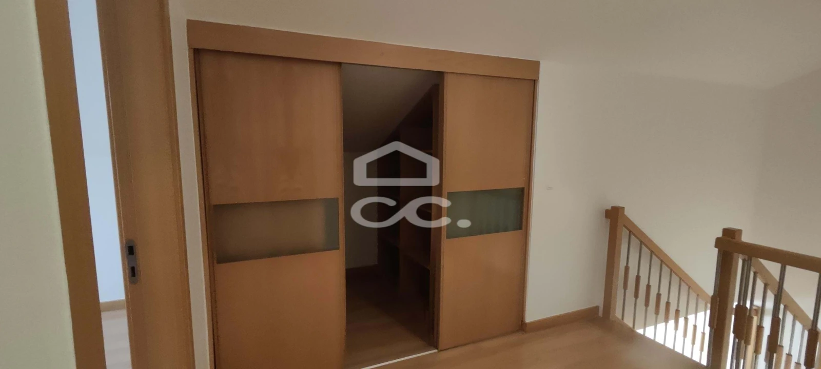 Apartamento T3 para Venda em Charneca de Caparica e Sobreda Foto 12