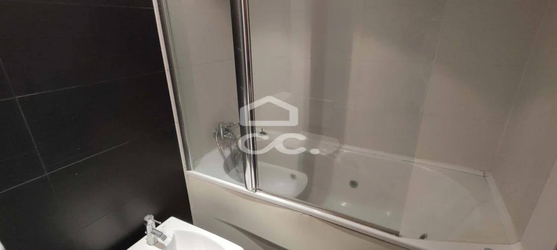 Apartamento T3 para Venda em Charneca de Caparica e Sobreda Foto 34