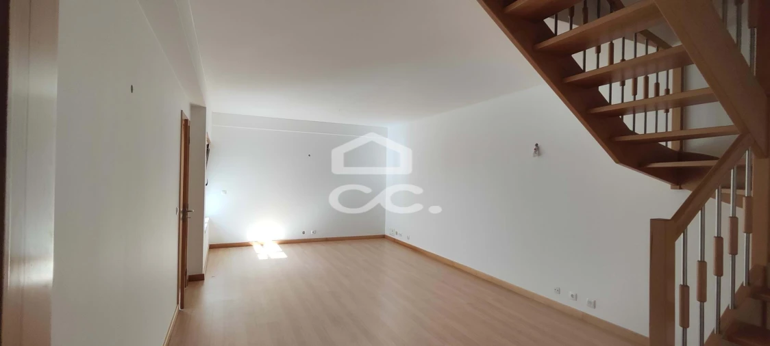 Apartamento T3 para Venda em Charneca de Caparica e Sobreda Foto 7