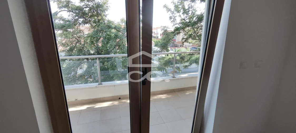 Apartamento T3 para Venda em Charneca de Caparica e Sobreda Foto 19