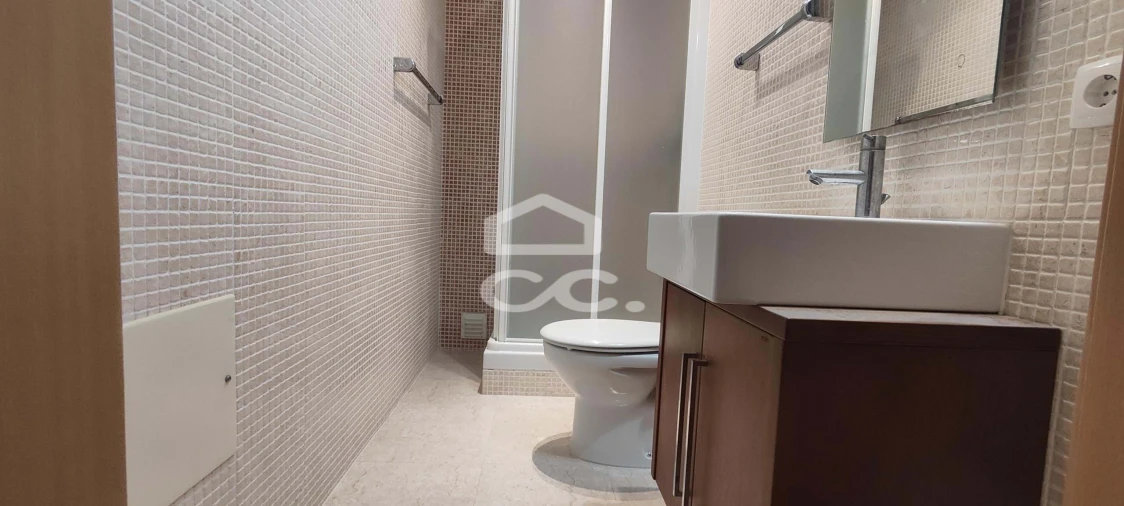 Apartamento T3 para Venda em Charneca de Caparica e Sobreda Foto 42