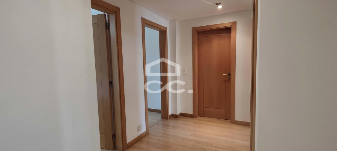 Apartamento T3 para Venda em Charneca de Caparica e Sobreda Foto 5