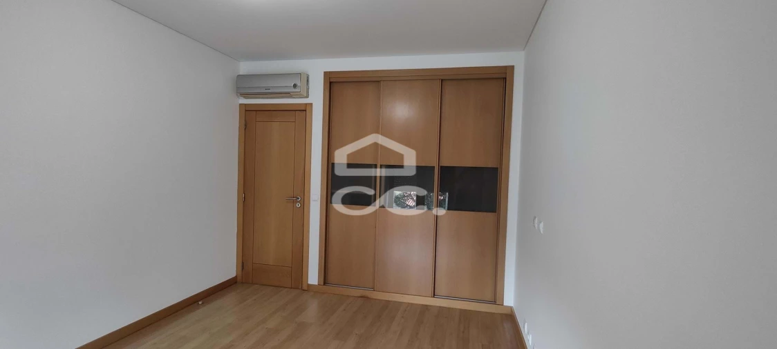 Apartamento T3 para Venda em Charneca de Caparica e Sobreda Foto 20