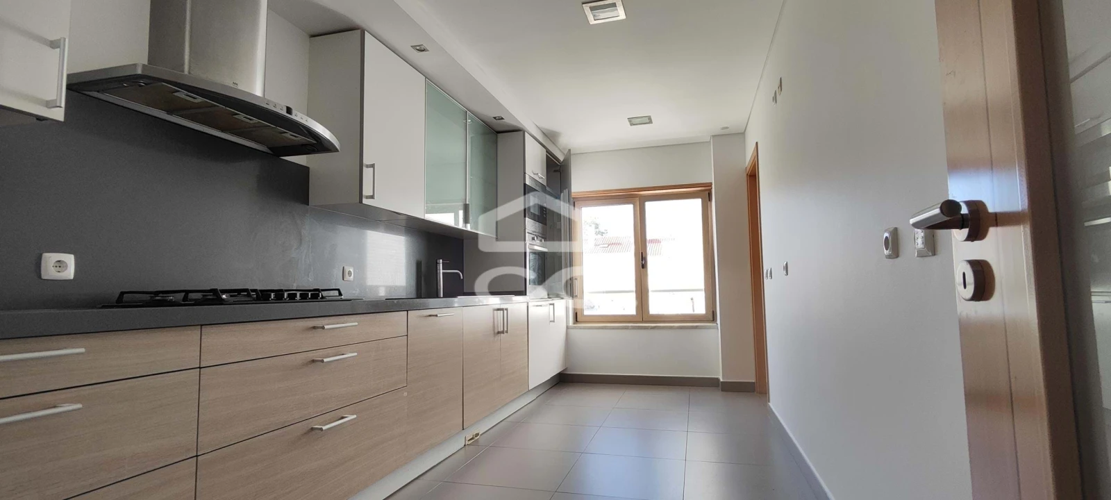 Apartamento T3 para Venda em Charneca de Caparica e Sobreda Foto 2