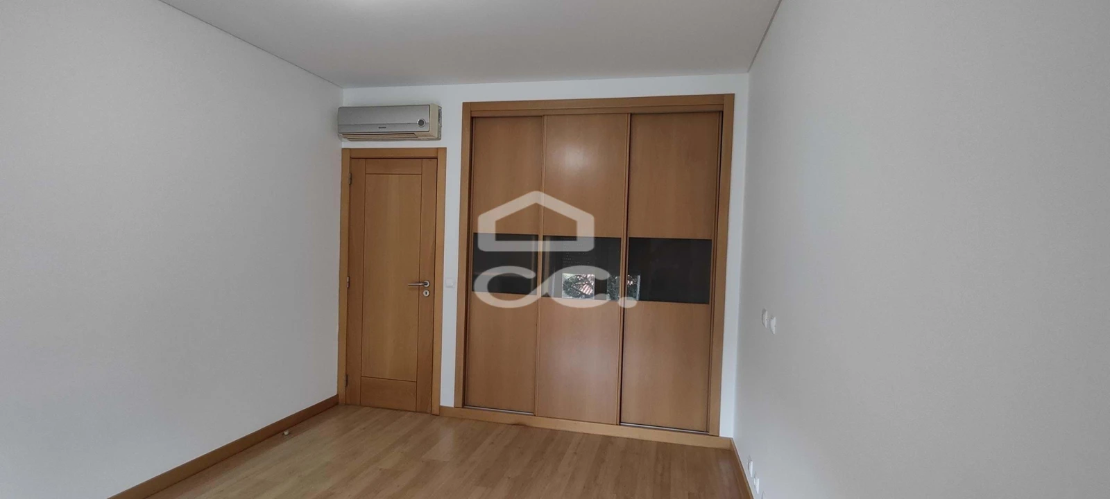 Apartamento T3 para Venda em Charneca de Caparica e Sobreda Foto 20