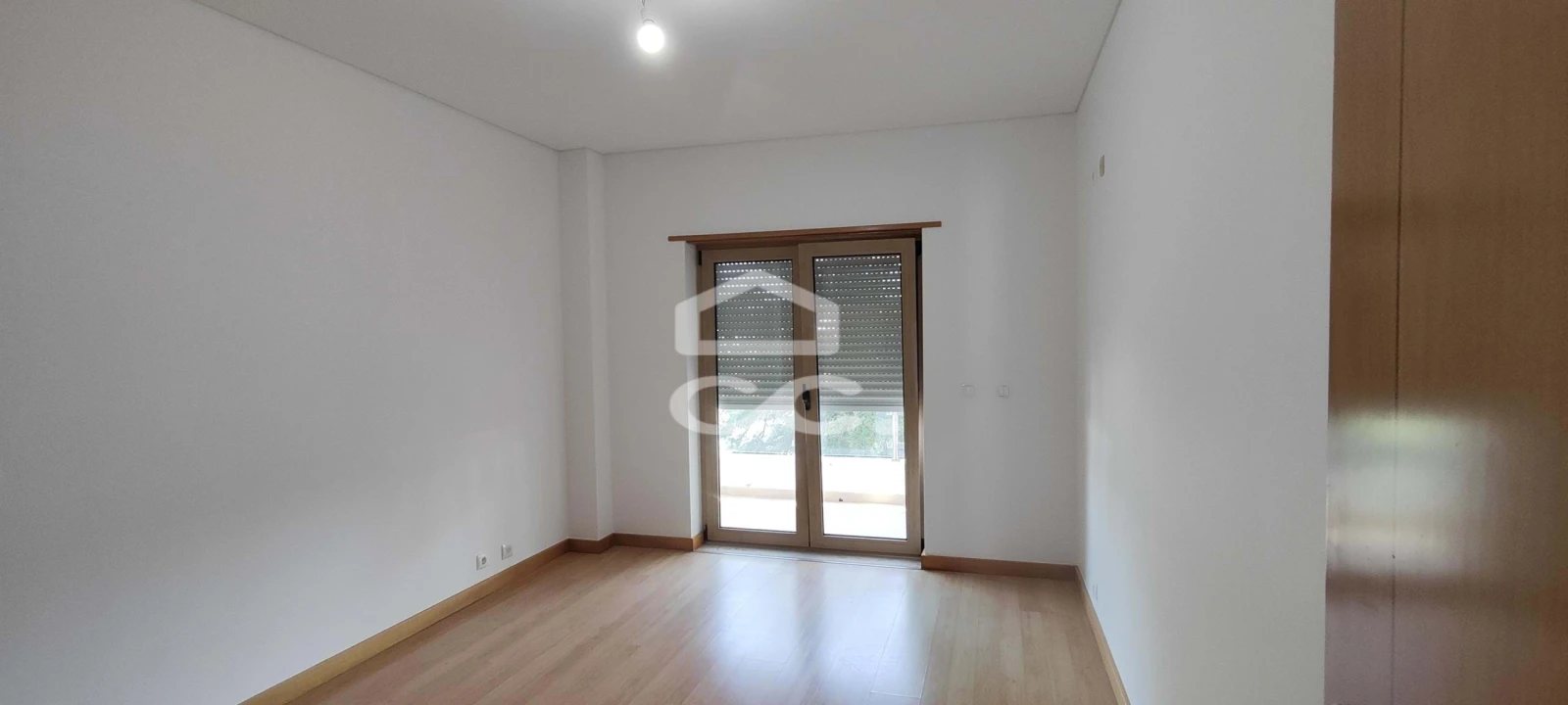Apartamento T3 para Venda em Charneca de Caparica e Sobreda Foto 23