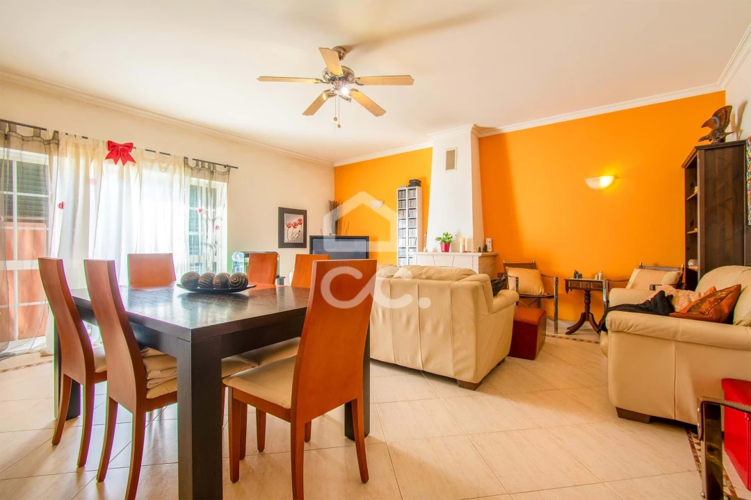 Moradia T3 para Venda em Charneca de Caparica e Sobreda Foto 1