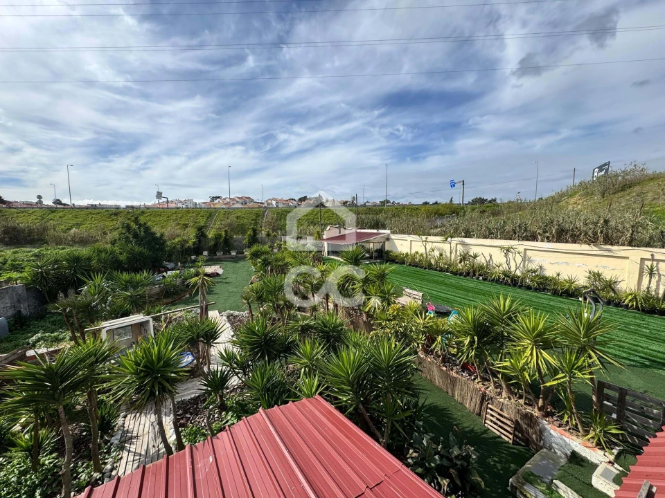 Terreno para Venda em Charneca de Caparica e Sobreda Foto 1