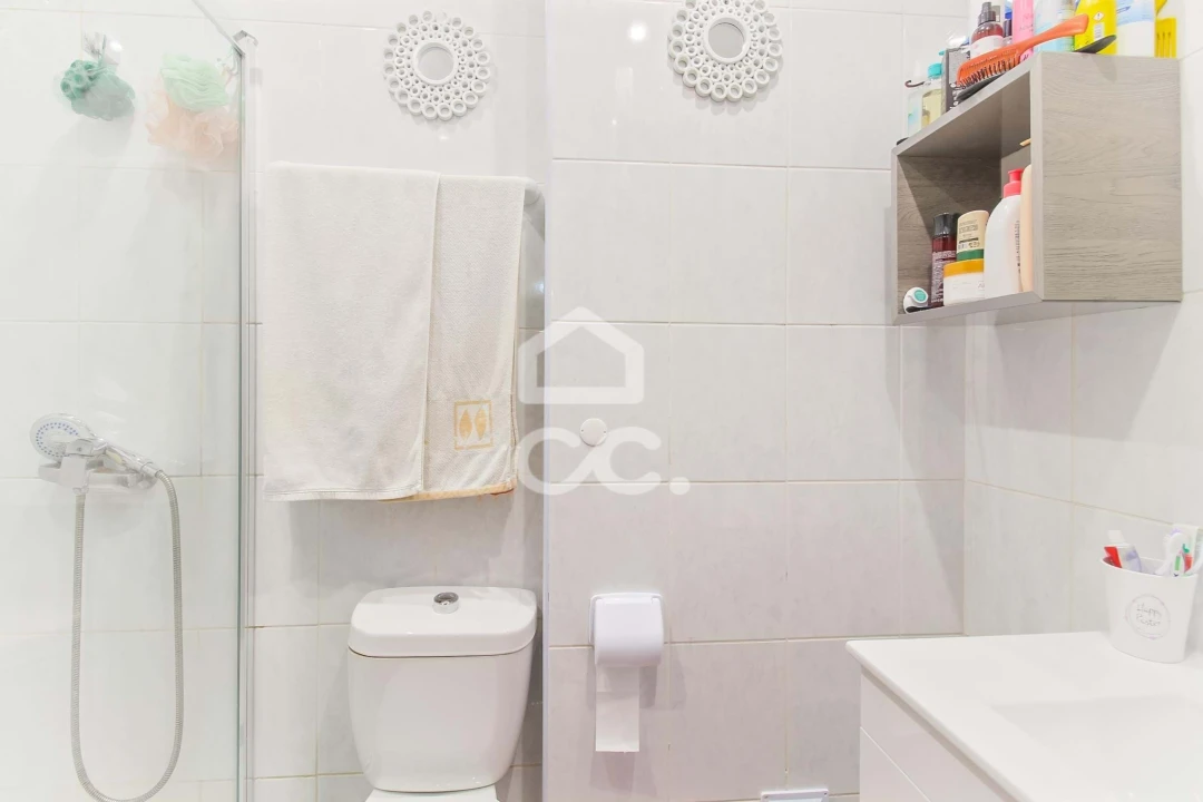 Apartamento T2 para Venda em Seixal Foto 13