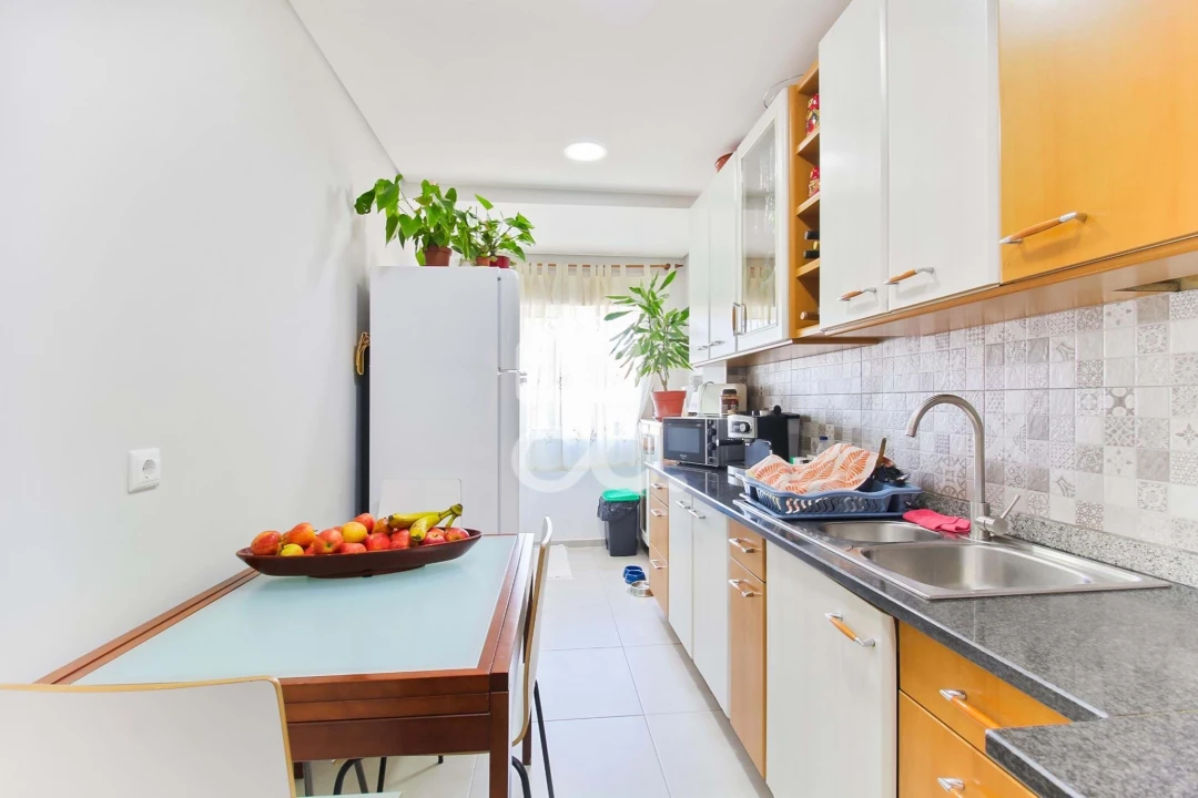 Apartamento T2 para Venda em Seixal Foto 7