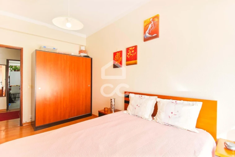 Apartamento T2 para Venda em Seixal Foto 10