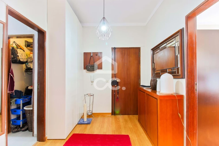 Apartamento T2 para Venda em Seixal Foto 5