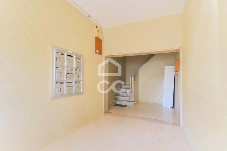Apartamento T2 para Venda em Seixal Foto 1