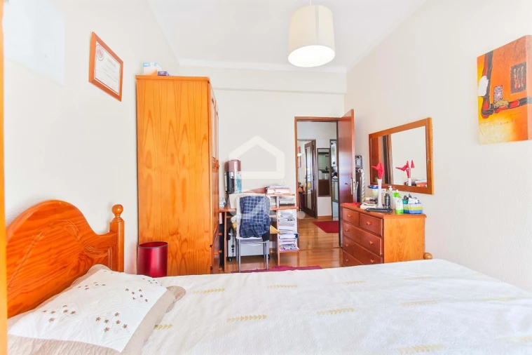 Apartamento T2 para Venda em Seixal Foto 12